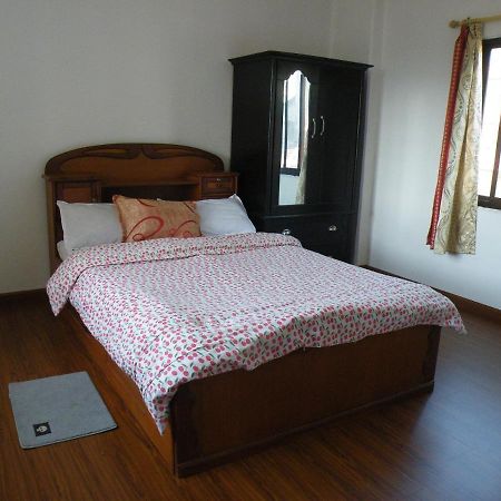 Pokhara Abroad Inn Extérieur photo