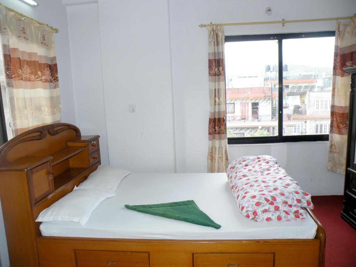 Pokhara Abroad Inn Extérieur photo