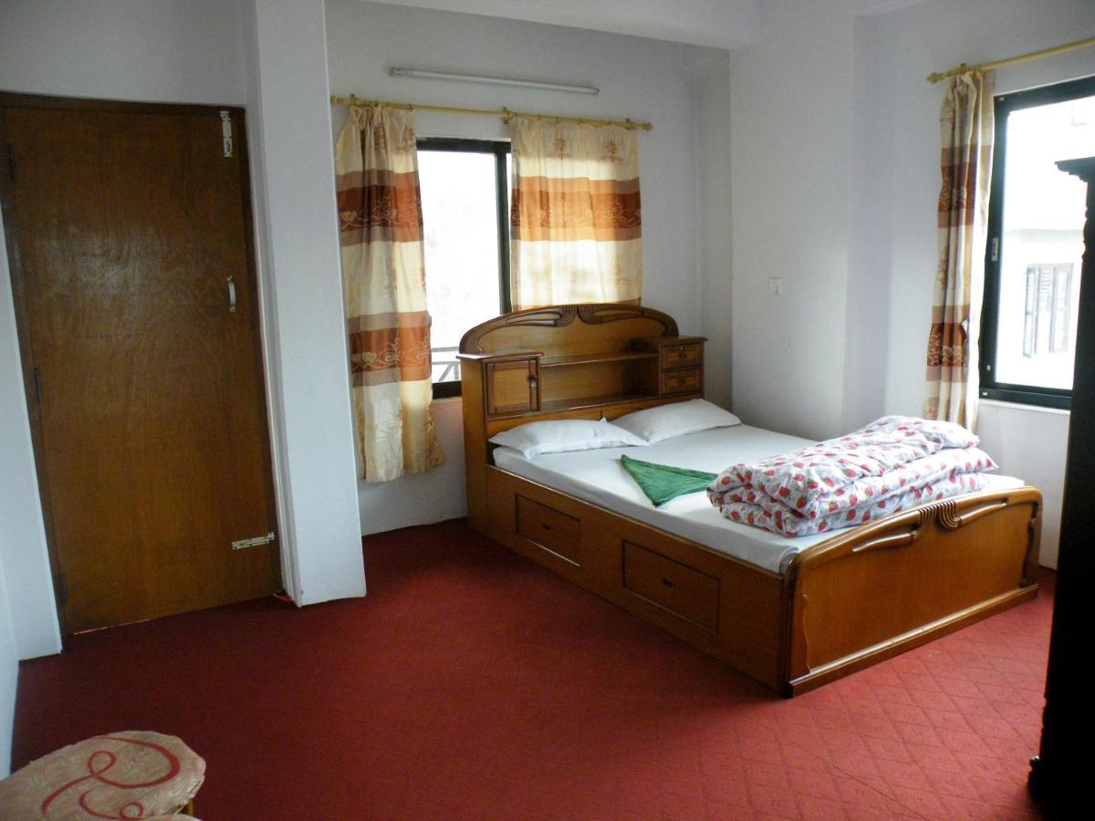 Pokhara Abroad Inn Extérieur photo