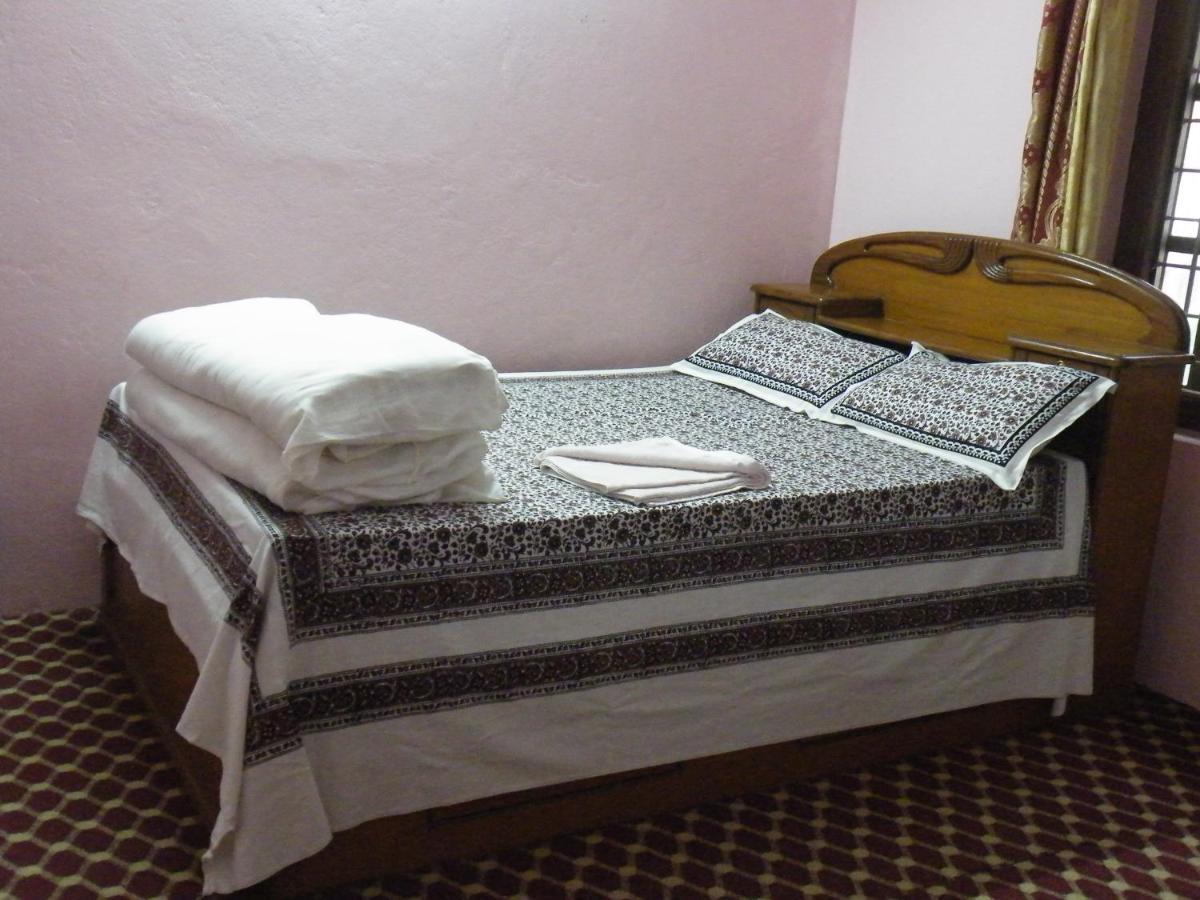 Pokhara Abroad Inn Extérieur photo