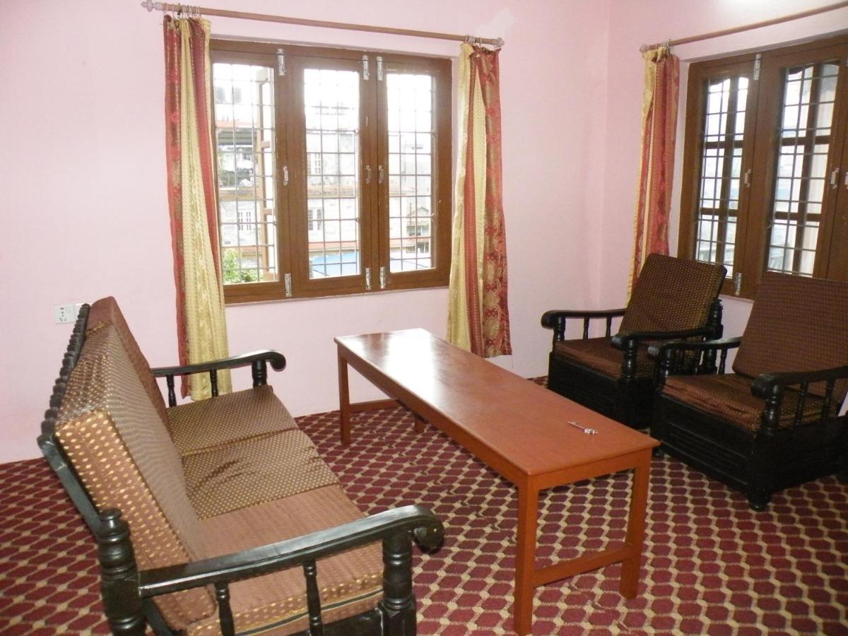 Pokhara Abroad Inn Extérieur photo